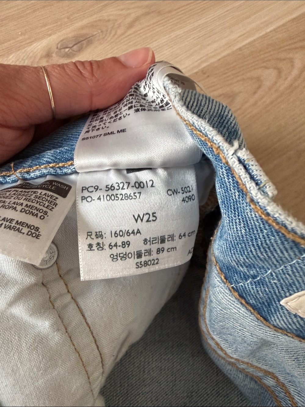 Levi's Light Blue Denim Shorts with Contrast Stitching - Picture 3 of 4